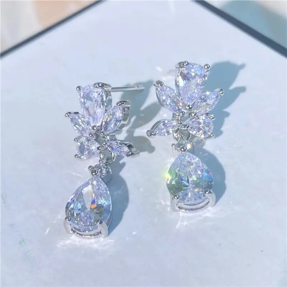 NEW SILVER DIAMONDS EARRINGS